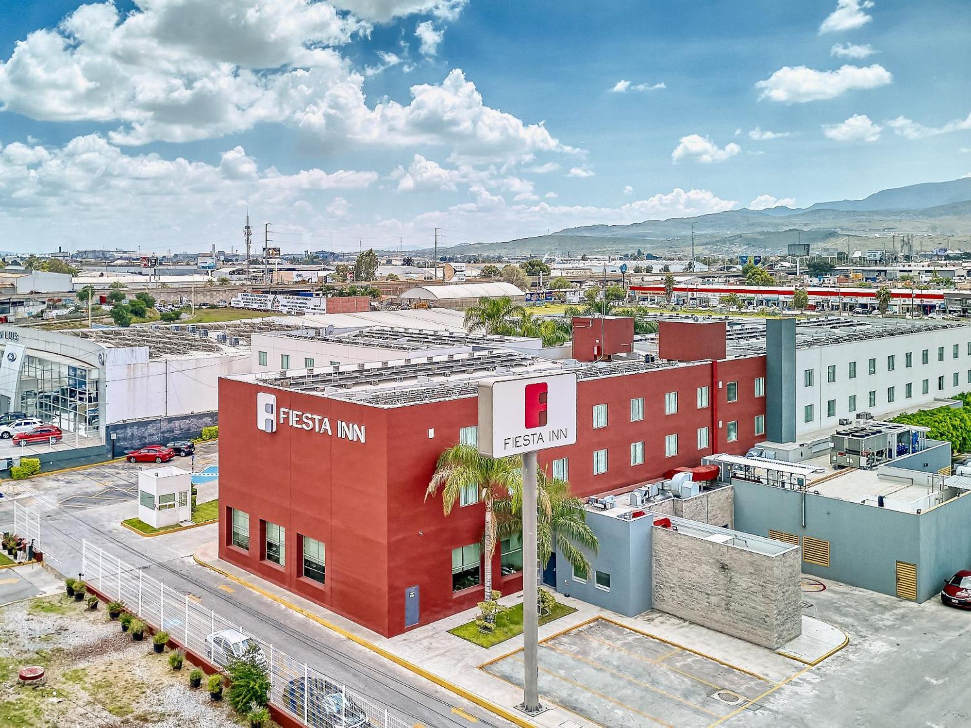 Fiesta Inn Express San Luis Potosi Oriente מראה חיצוני תמונה