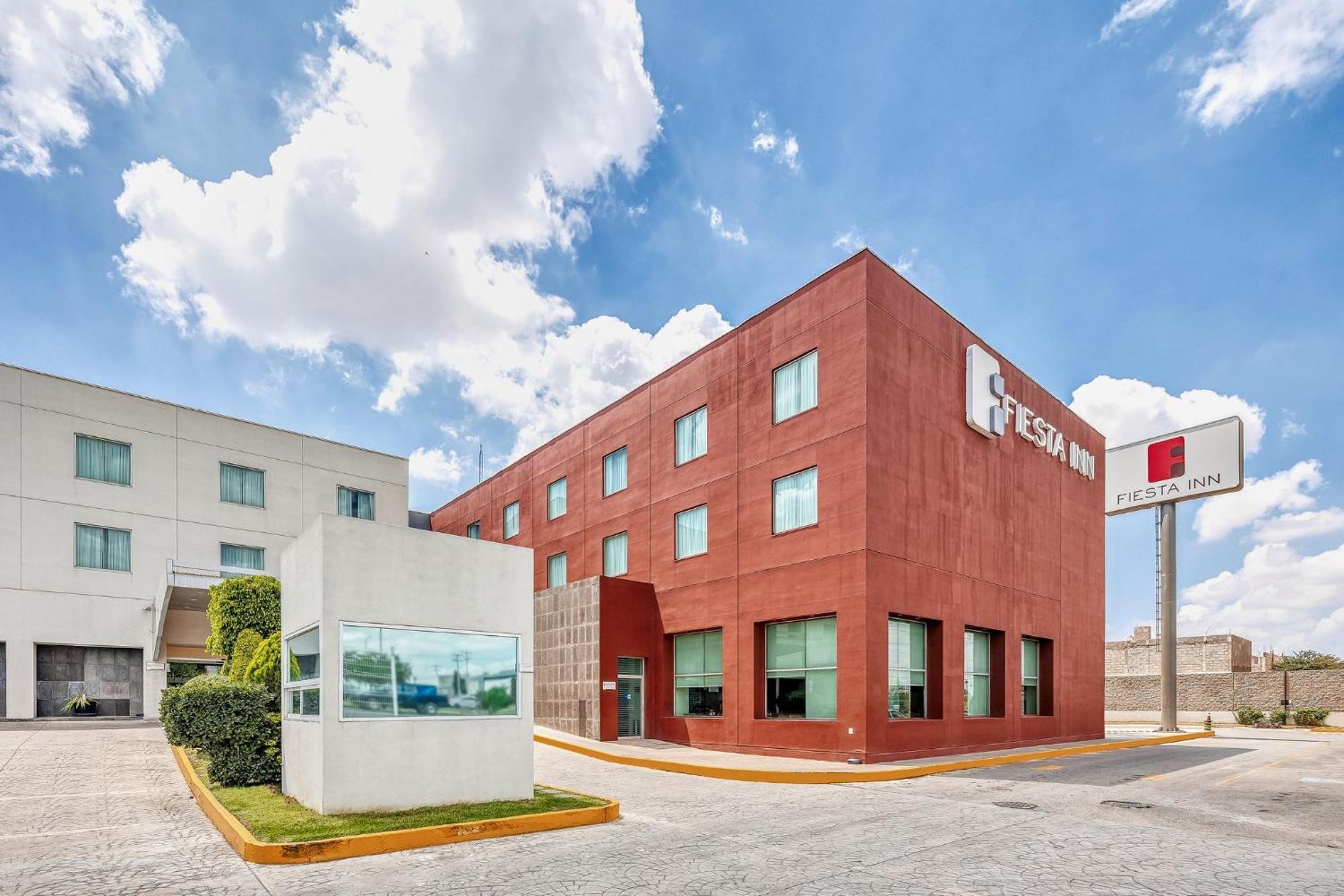 Fiesta Inn Express San Luis Potosi Oriente מראה חיצוני תמונה