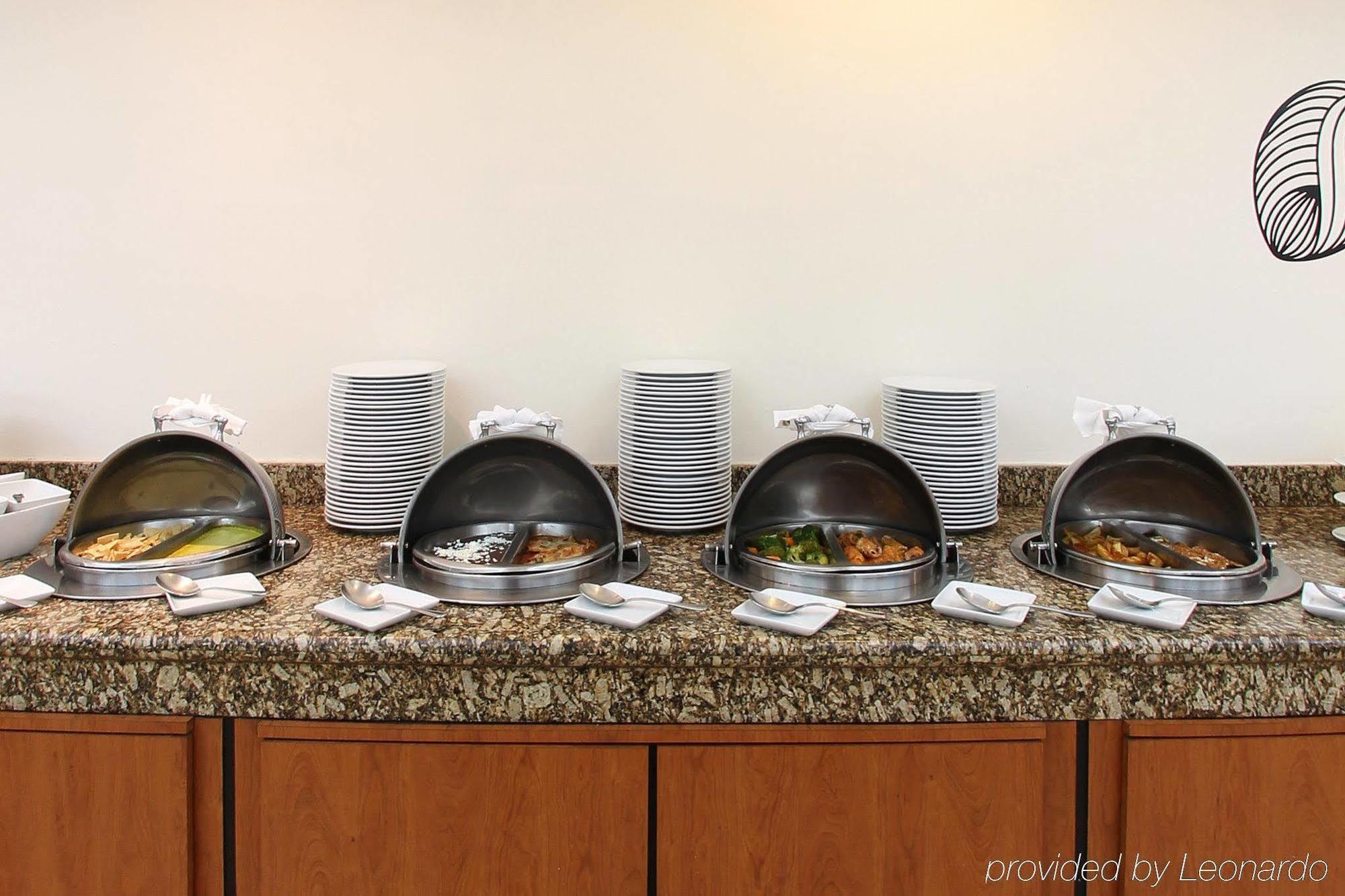 Fiesta Inn Express San Luis Potosi Oriente מראה חיצוני תמונה