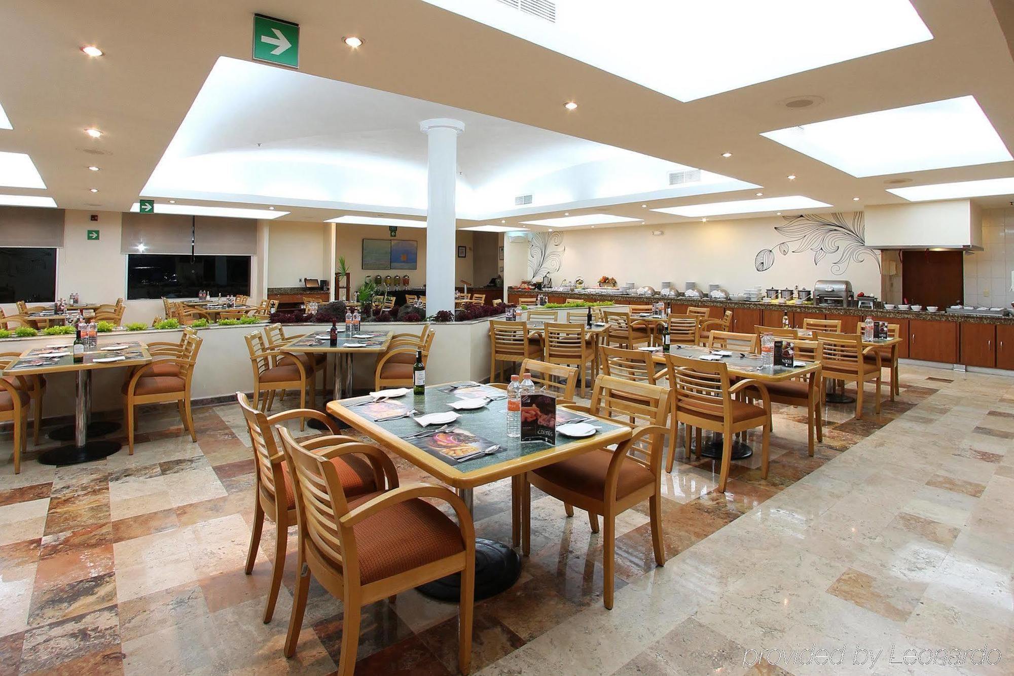 Fiesta Inn Express San Luis Potosi Oriente מראה חיצוני תמונה