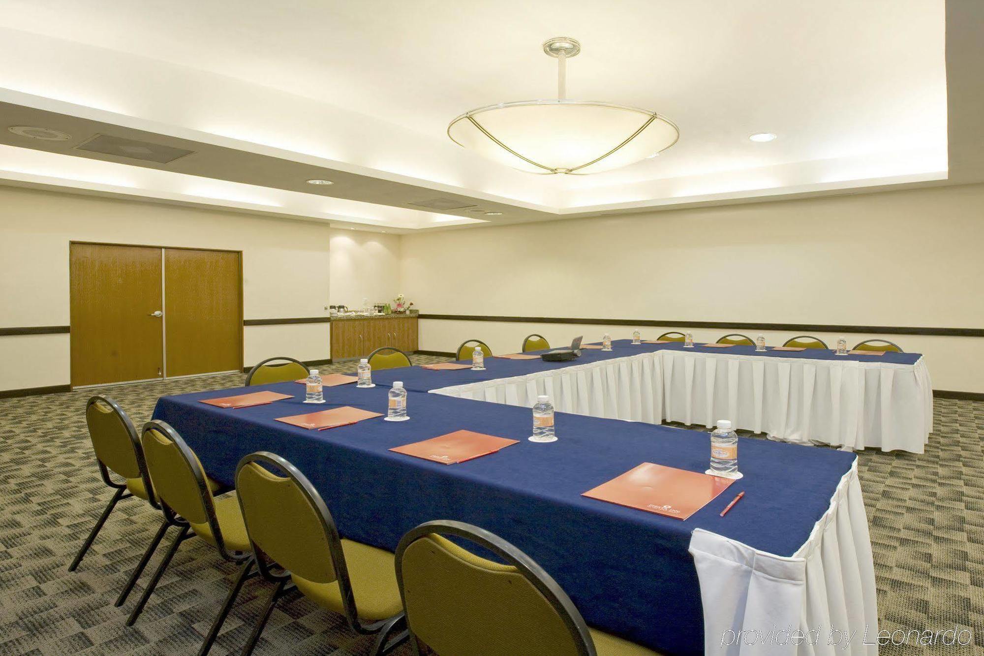 Fiesta Inn Express San Luis Potosi Oriente מראה חיצוני תמונה