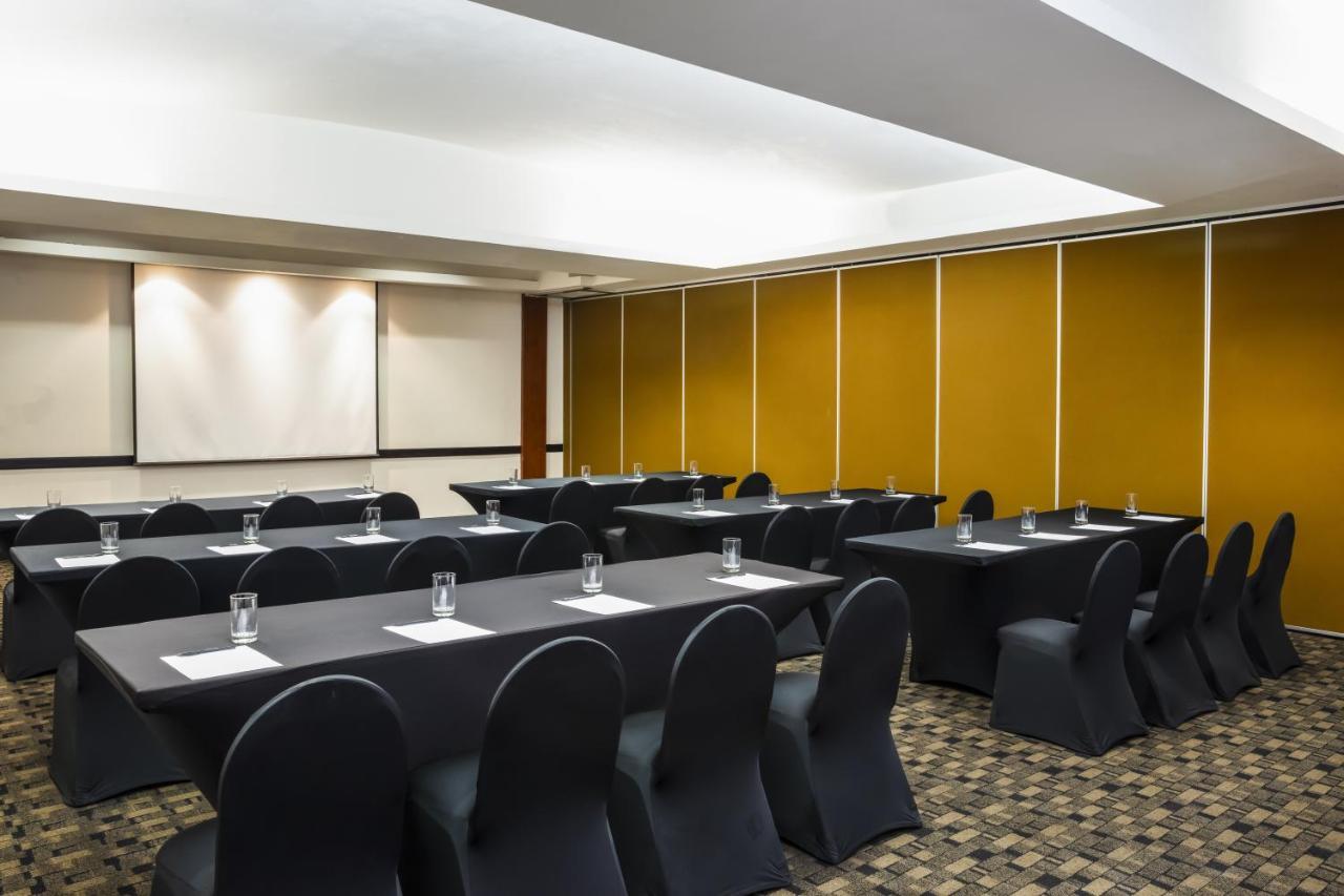 Fiesta Inn Express San Luis Potosi Oriente מראה חיצוני תמונה